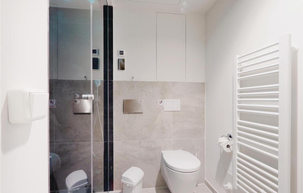 Cozy Apartment In Luebeck Travemuende With Sauna Bagian luar foto